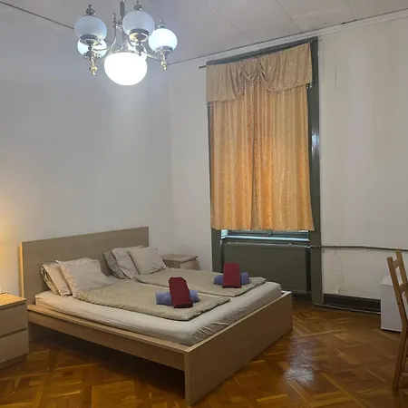 מלון Central Hotel *